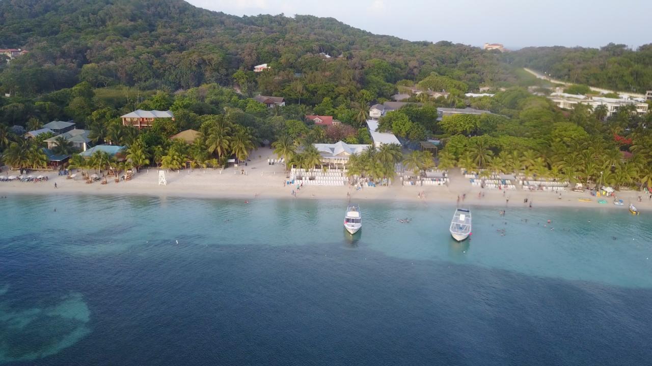 Hotel Henry Morgan All Inclusive West Bay Exterior photo